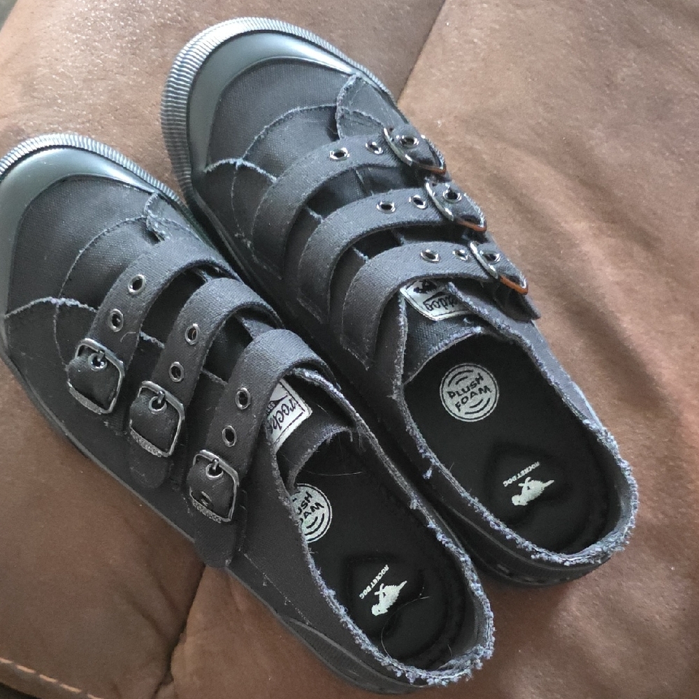 Stylish Distressed Black Rocket Dog Shoes with Buckle Design NWB